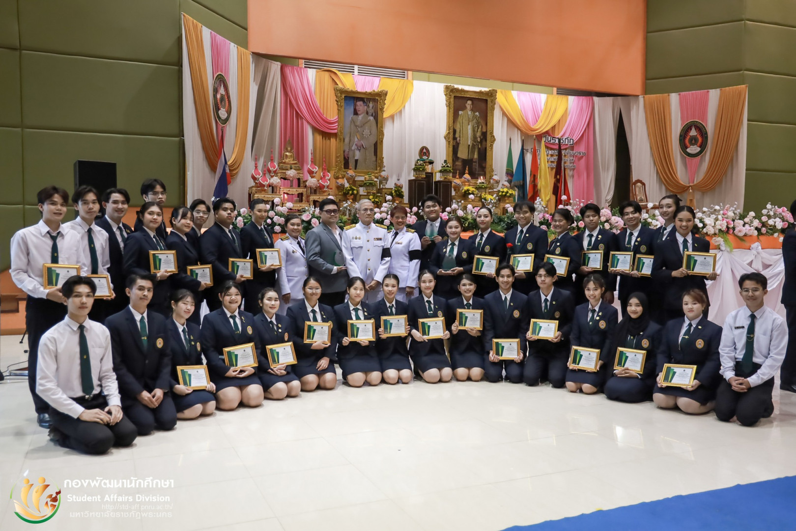 พิธีมอบโล่ เกียรติบัตรเชิดชูเกียรติแก่บุคลากร นักศึกษา ศิษย์เก่า และพิธีอัญเชิญตราพระราชลัญจกร ประจำปี 2569 เนื่องในโอกาสครบรอบ 34 ปี 14 กุมภาพันธ์ วันราชภัฏ เฉลิมขัตติยนวราช ณ หอประชุมภัทรมหาราช มหาวิทยาลัยราชภัฎพระนคร