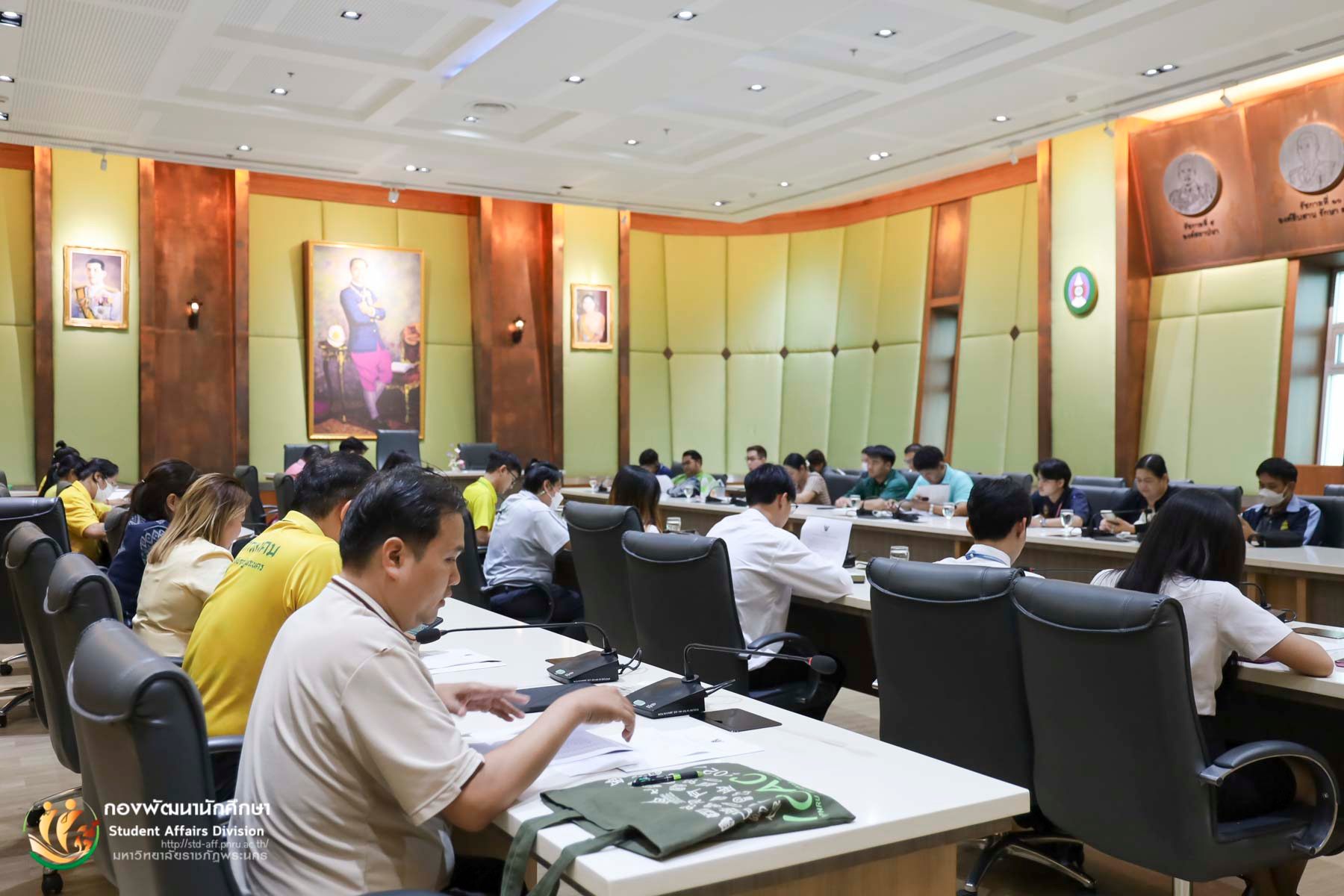 ประชุมคณะกรรมการดำเนินงานพิธีอัญเชิญตราพระราชลัญจกรฯ และคณะกรรมการดำเนินงานจัดงานพิธีไหว้ครู ประจำปีการศึกษา 2568 กำหนดจัดพิธีไหว้ครูนักศึกษาภาคปกติ